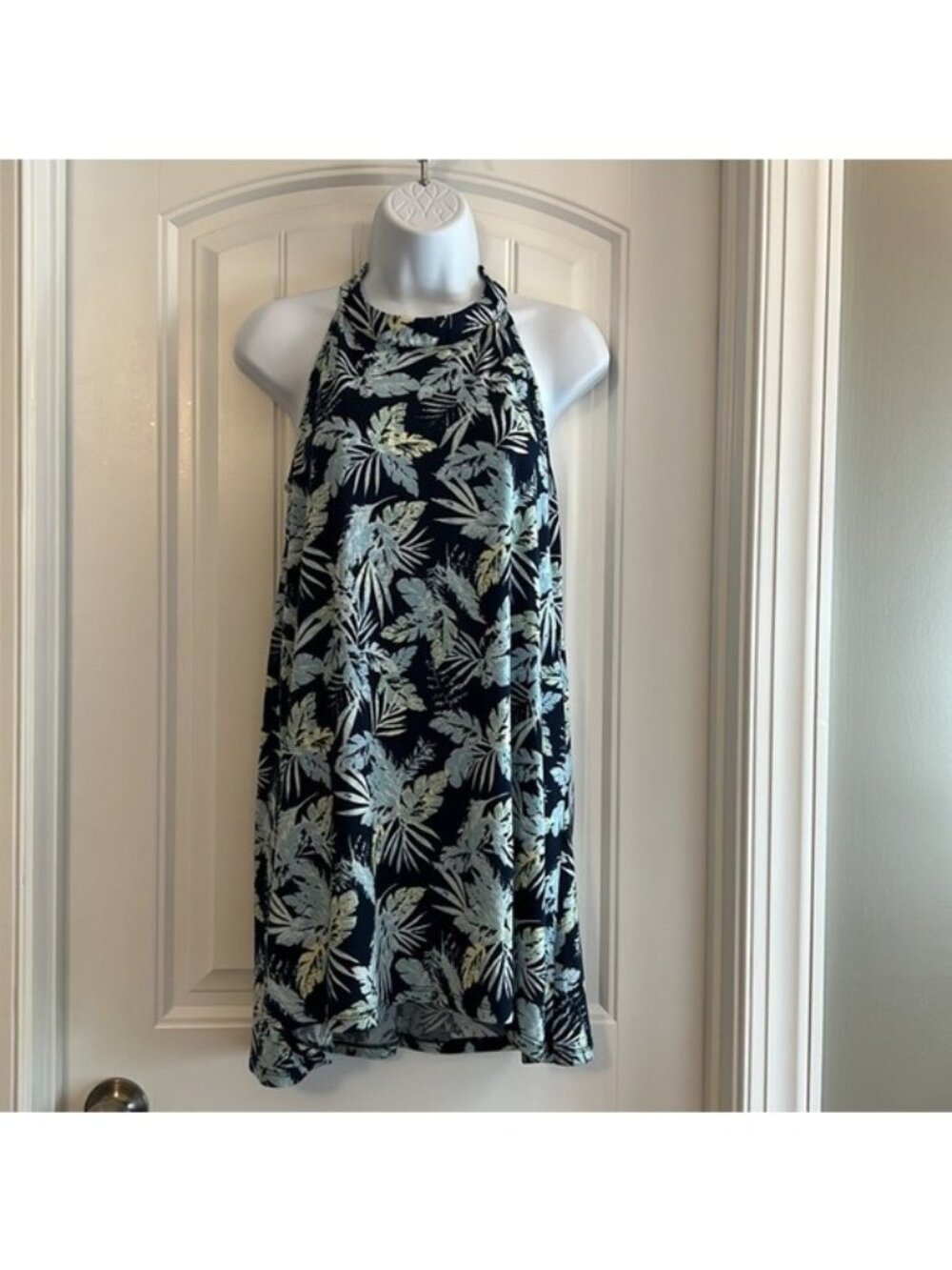 IJOAH tropical dress sleeveless lower in back dark blue print Size Small NWT